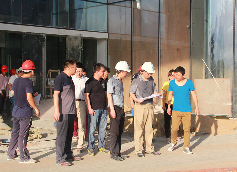 中免集團(tuán)董事長(zhǎng)、總經(jīng)理彭輝視察 海棠灣免稅購(gòu)物中心項(xiàng)目