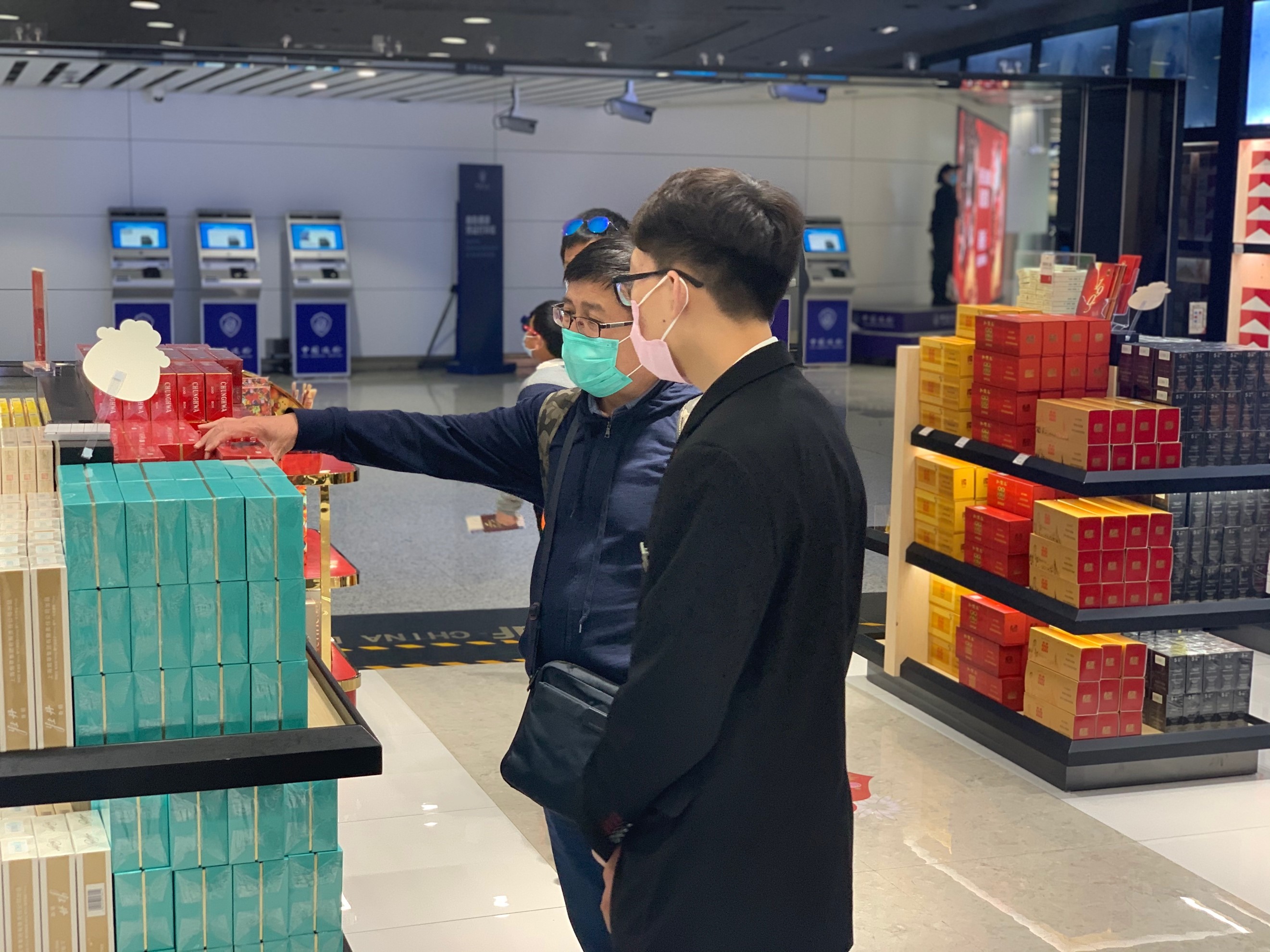 【中國免稅人在行動(dòng)?黨員先鋒篇】之二： 不忘初心，凝心聚力——中免黨員抗擊疫情，發(fā)揮黨員先鋒模范作用