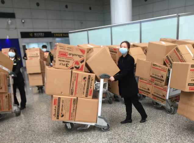 【中國(guó)免稅人在行動(dòng)·一線直擊篇】之六： 戰(zhàn)“疫”一線的陽(yáng)光衛(wèi)士，愛心傳遞暖人心