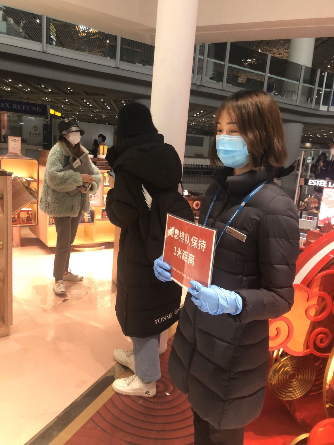 【中國免稅人在行動·一線直擊篇】之十五： 不畏艱險(xiǎn)戰(zhàn)疫情，無私奉獻(xiàn)顯大愛