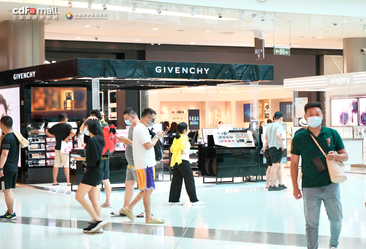 中免集團(tuán)線上線下齊發(fā)力，海南門店多項(xiàng)活動(dòng)創(chuàng)新體驗(yàn)燃爆五一 